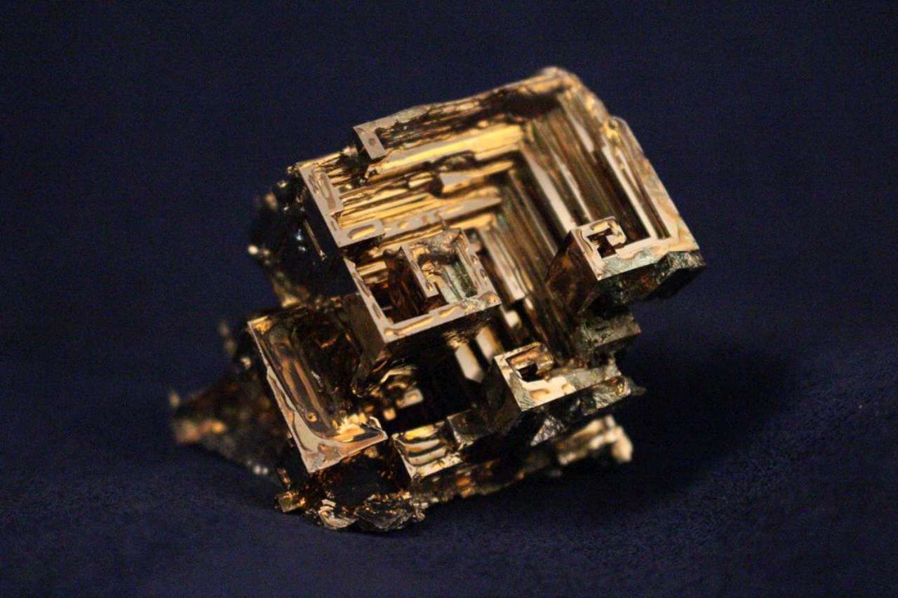 Gold-Bismuth-Crystal-Iridescent-Lab-Grown-16-1280.jpg