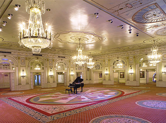 crystal-ballroom-piano-5accb97188e54.jpg