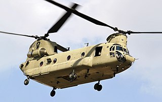320px-CH-47_Chinook_helicopter_flyby.jpg